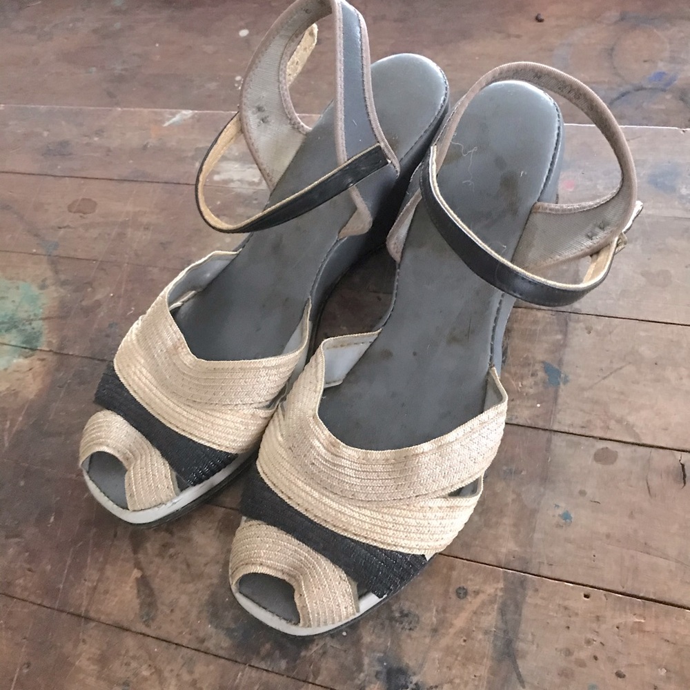 Vintage peep toe wedges